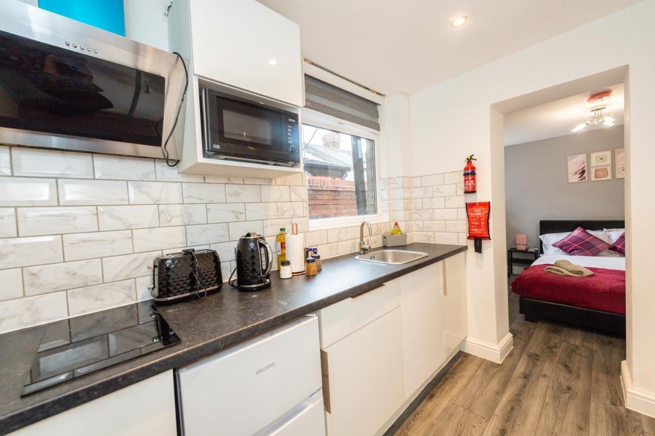 Five Seasons Liverpool City - Modern Studios Near Anfield Экстерьер фото